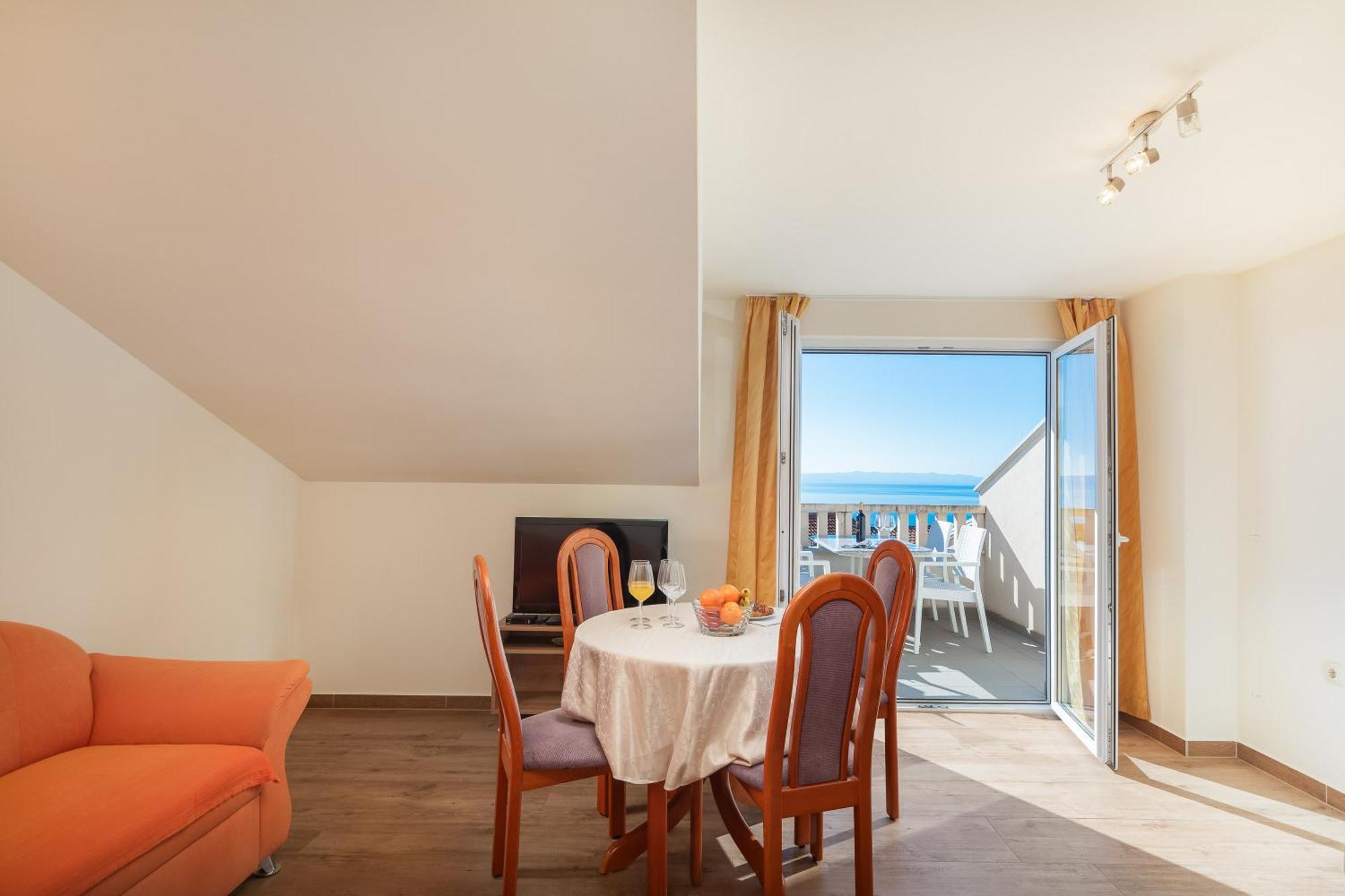 Filip - Free Parking By The House * Makarska