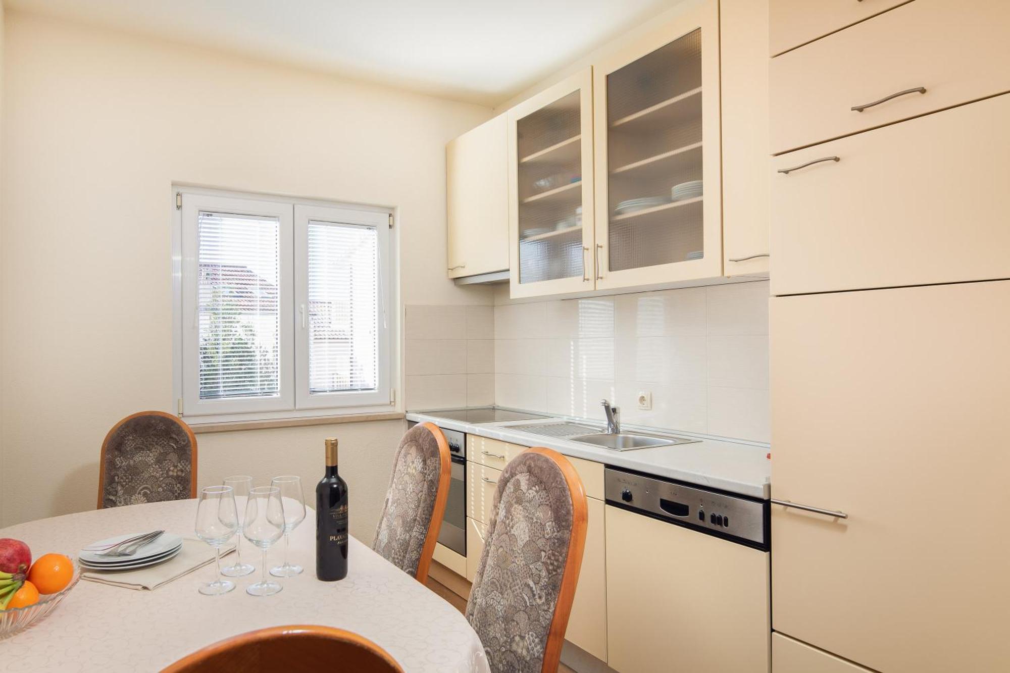 Apartment Filip - Free Parking By The House Makarska
