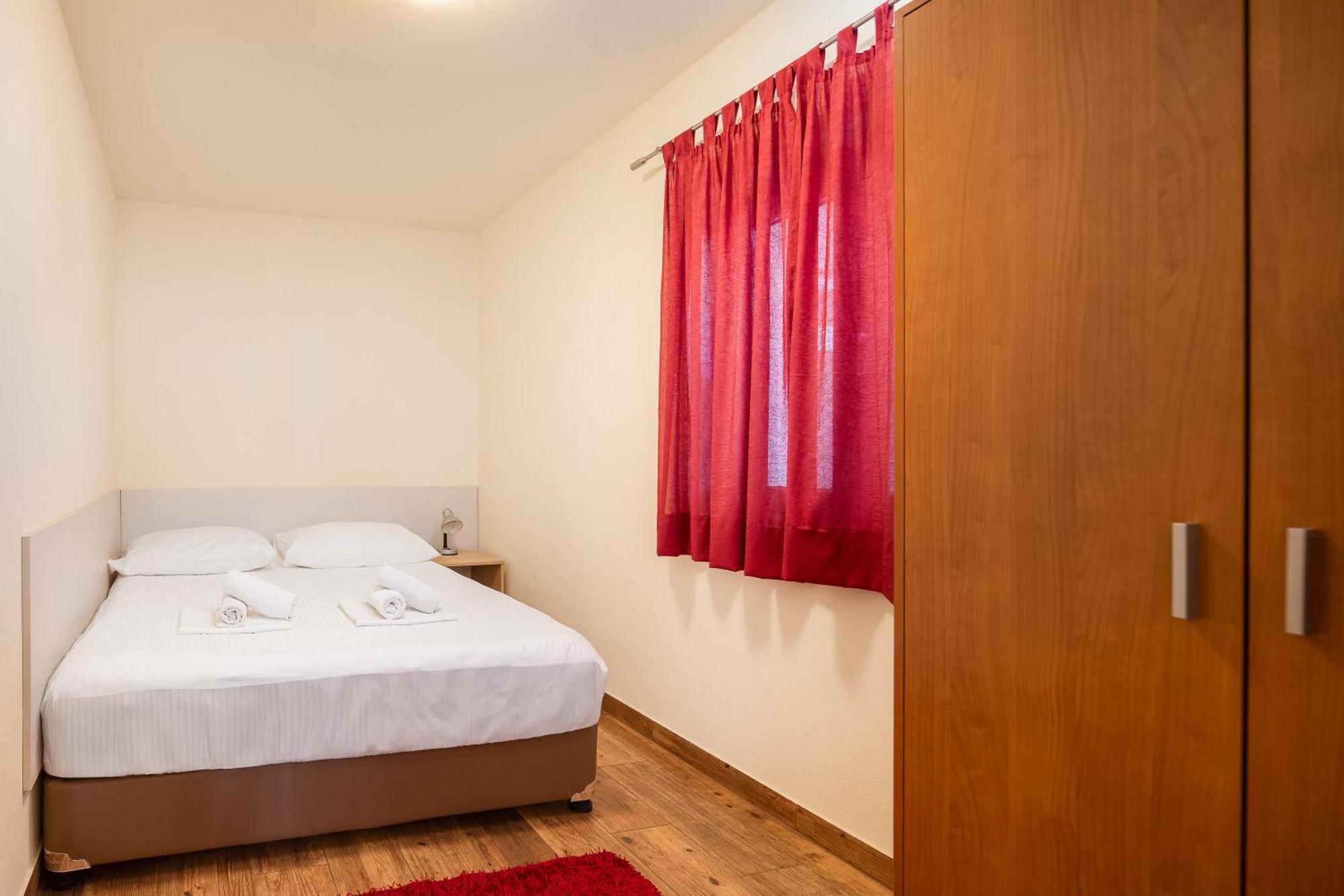 Filip - Free Parking By The House * Makarska