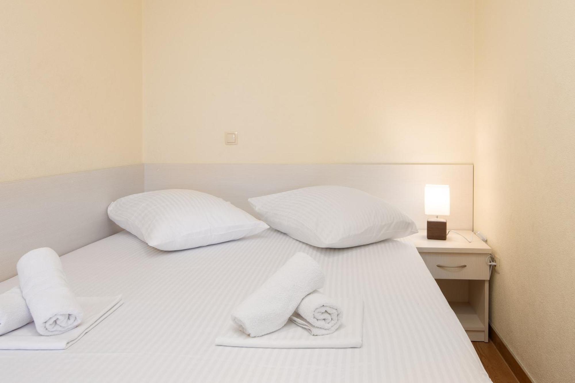 Filip - Free Parking By The House Apartment Makarska