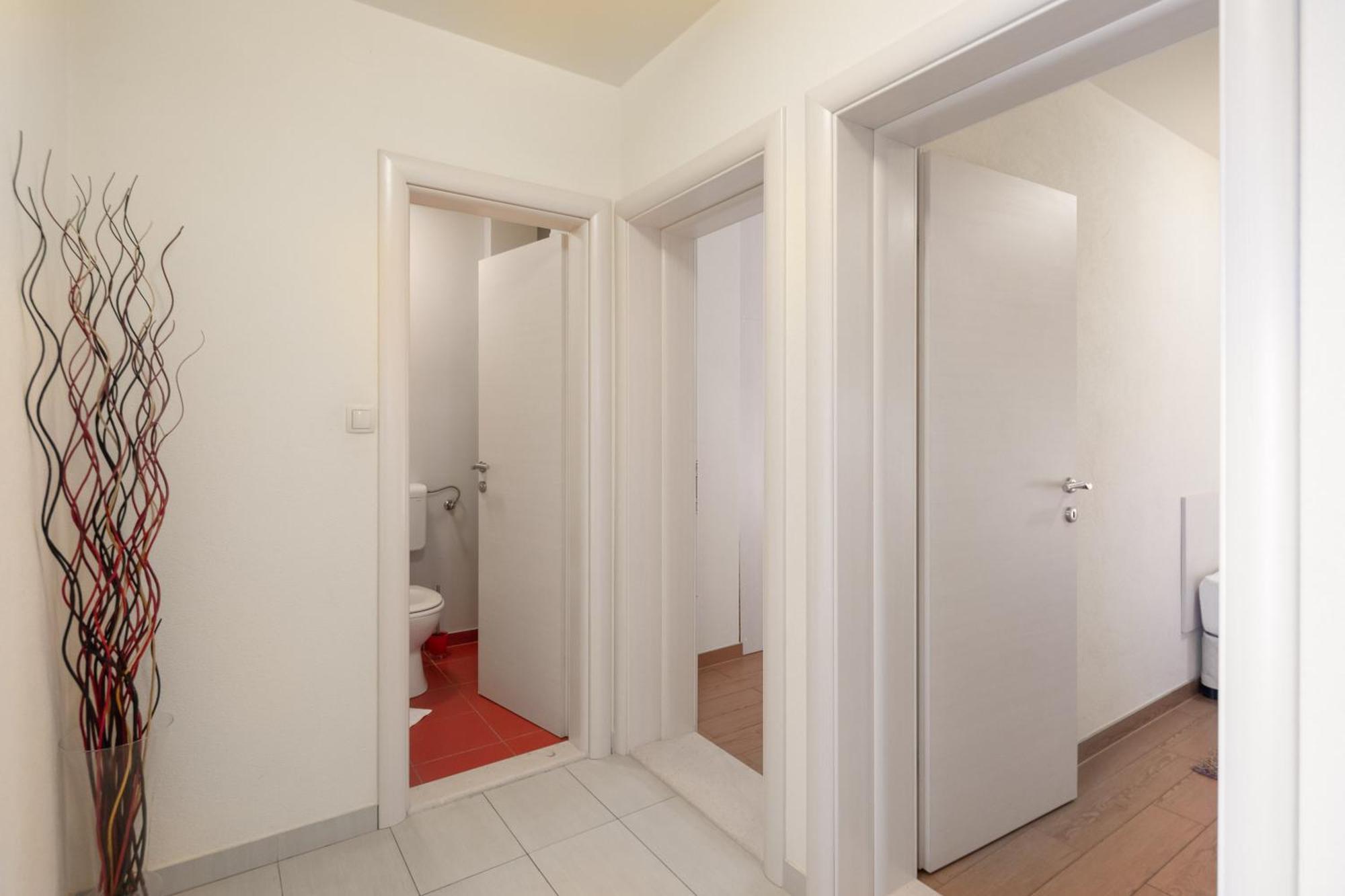 Filip - Free Parking By The House Apartment Makarska