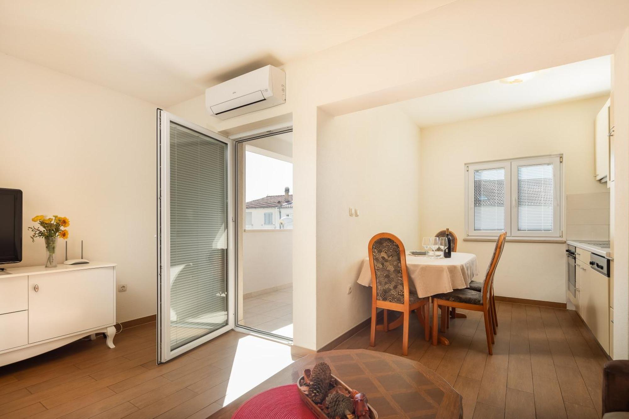 Apartment Filip - Free Parking By The House *